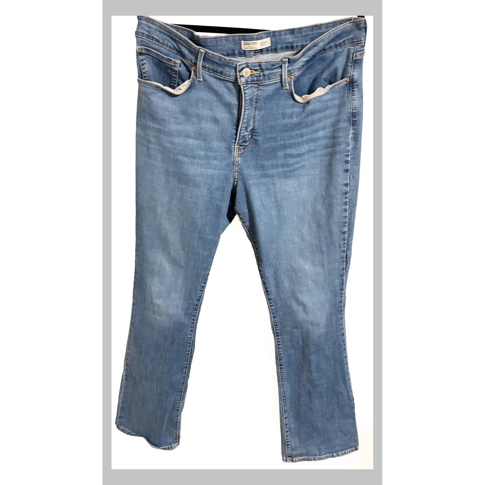 Signature Levi Strauss Totally Shaping Bootcut Jean 20L W35 L34 Blue Medium Wash